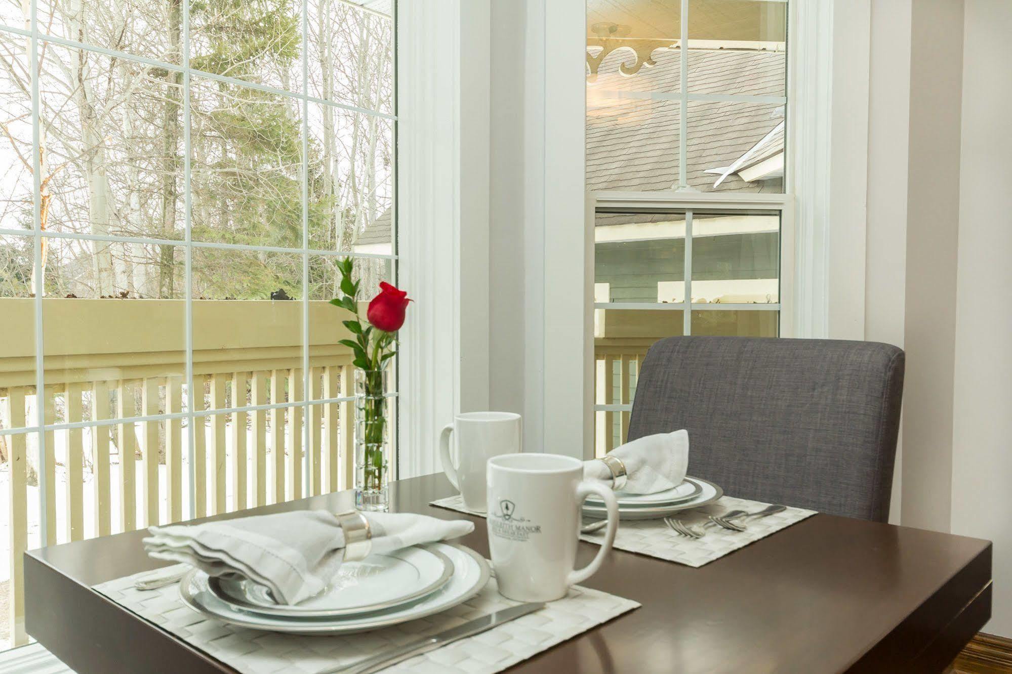 Craigleith Manor Bed & Breakfast Collingwood Exterior photo